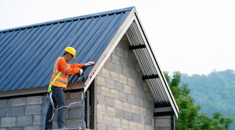 Professional residential roofers in Nevada, MO